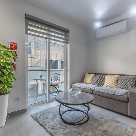 Nocturnal Elegance Apartment By Solea Sliema Exterior photo